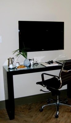 Standard Queen Room Near Barnsdall Art Park LA 5 Luxury Bookings