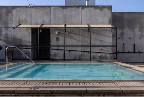 King Near Joes Auto Parks LA 14 Luxury Bookings