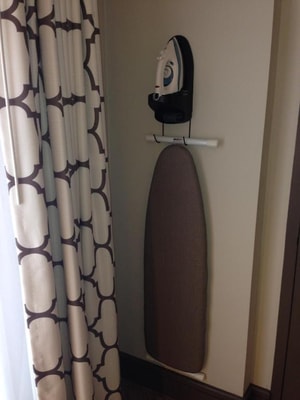 Standard Queen Room Near Barnsdall Art Park LA 9 Luxury Bookings