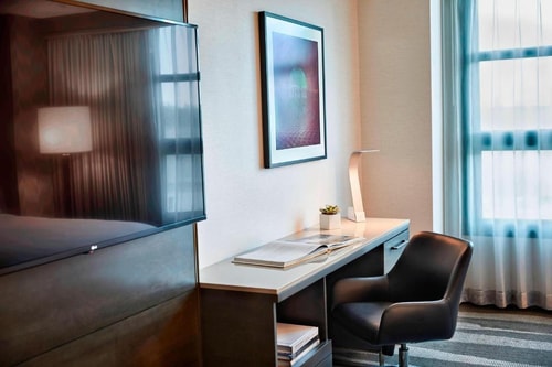 Guest Room Near Studio 12 Bar & Lounge LA 2 Luxury Bookings