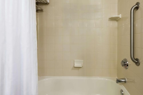 Double Room Near Freedom Flyer ORL 4 Luxury Bookings