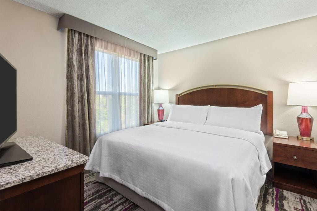 One Bedroom King Suite Near Walgreens ORL Luxury Bookings