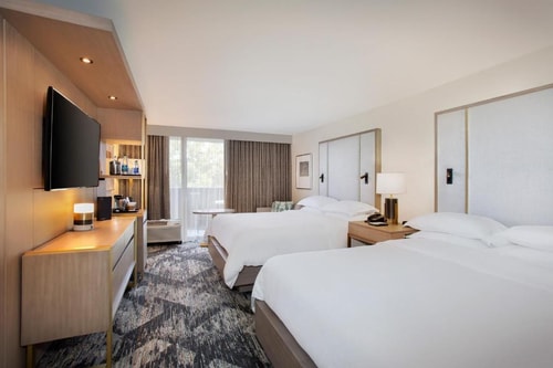 Standard Queen Room Near 7 Eleven ORL Luxury Bookings