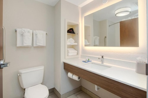 King Room Near Boston Lobster Feast ORL 3 Luxury Bookings