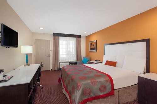 King Room Near Tellefson Park LA 3 Luxury Bookings