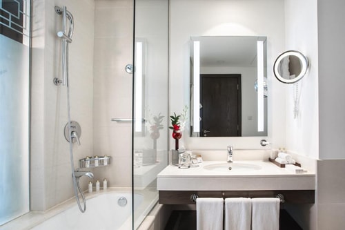 Superior King Room Near Fujairah Mall 5 Luxury Bookings