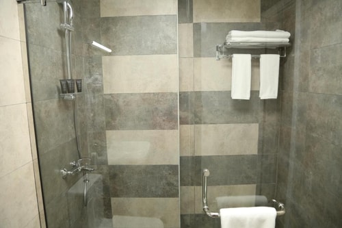 Standard Studio Near Century Mall Fujairah 6 Luxury Bookings