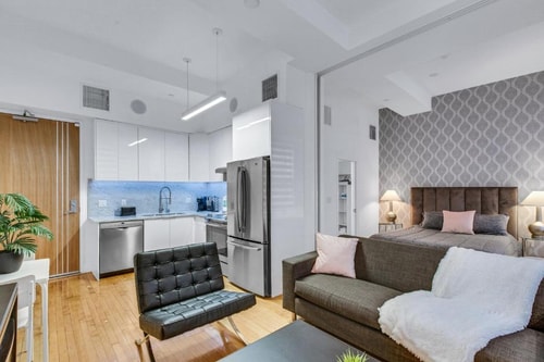 Standard Apartment Near Regent Theater LA 1 Luxury Bookings