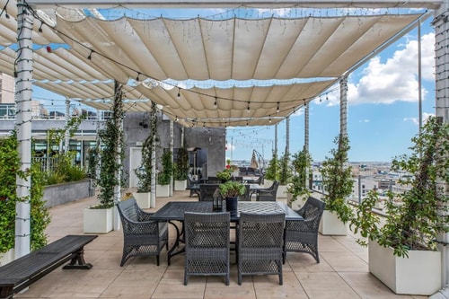 Standard Apartment Near Regent Theater LA 8 Luxury Bookings