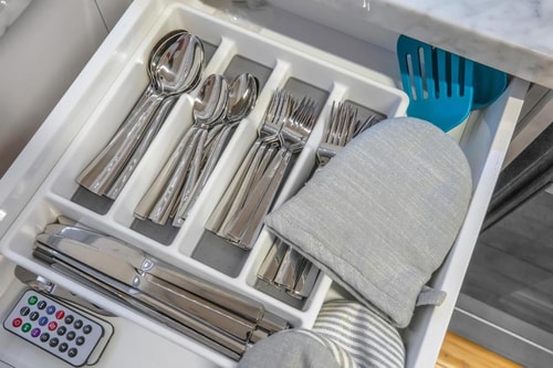 Standard Apartment Near Regent Theater LA 4 Luxury Bookings