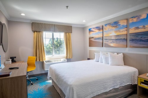 King Room Near Fia Restaurant LA 2 Luxury Bookings