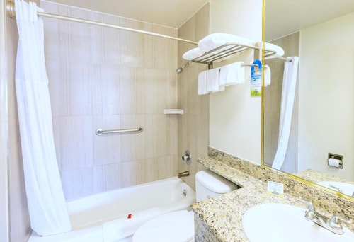 King Room Near Fia Restaurant LA 7 Luxury Bookings