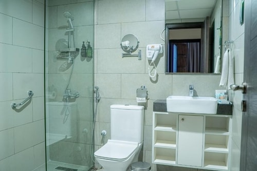 Three Bedroom Apartment Near Safeer Mall 7 Luxury Bookings
