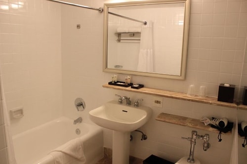 Club King Room Near Los Angeles Central Library LA 2 Luxury Bookings