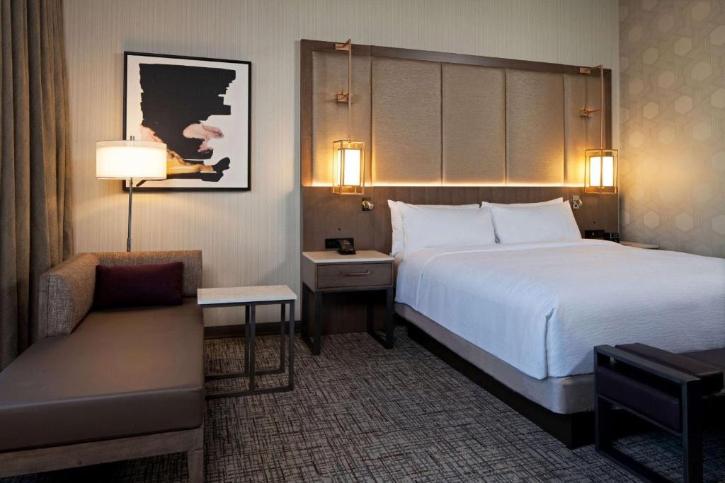 Deluxe King Room Near Midway Car Rental Lax LA Luxury Bookings