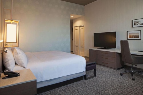 Deluxe King Room Near Midway Car Rental Lax LA 2 Luxury Bookings