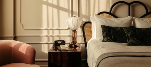 Cosy King Near Green Qween Weed Dispensary LA 1 Luxury Bookings