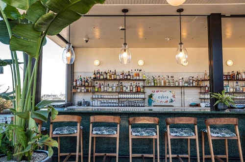 Cosy King Near Green Qween Weed Dispensary LA 10 Luxury Bookings