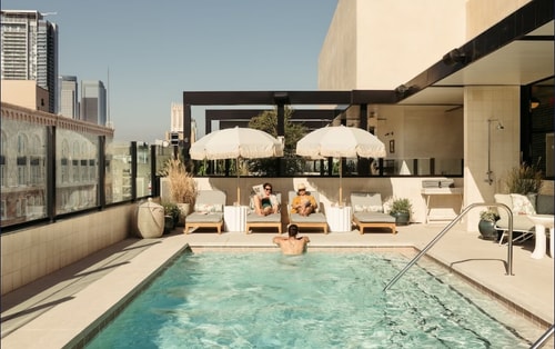 Cosy King Near Green Qween Weed Dispensary LA 14 Luxury Bookings