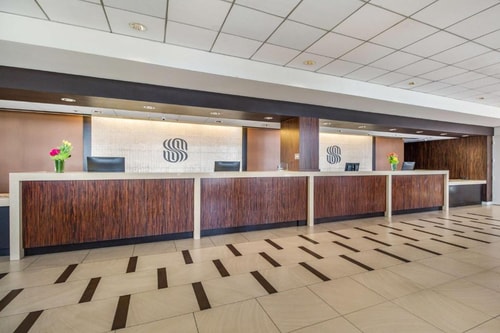 Deluxe Room Near  American Tours International LA 3 Luxury Bookings