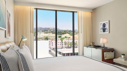 King Room Near Mad Lab Hollywood LA 2 Luxury Bookings