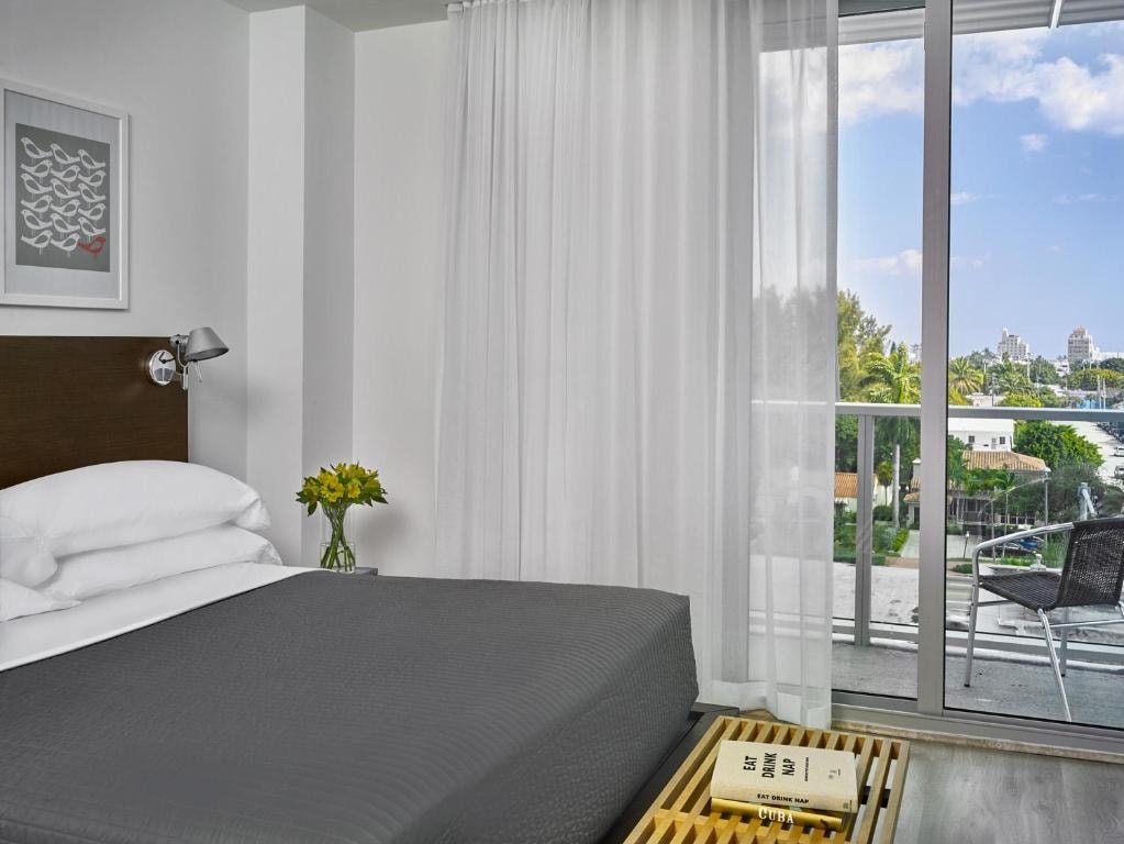 One Bedroom Suite Near Maru Consign MIA Luxury Bookings