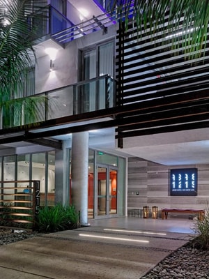 One Bedroom Suite Near Maru Consign MIA 13 Luxury Bookings