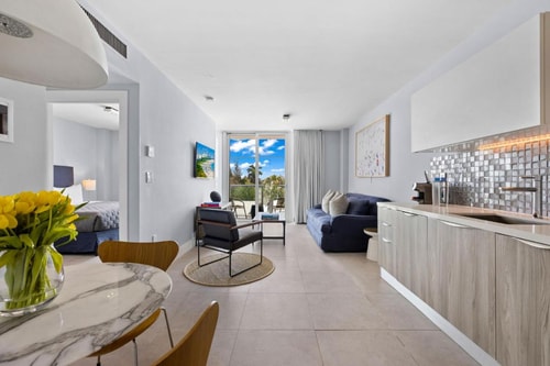 One Bedroom Suite Near Maru Consign MIA 1 Luxury Bookings