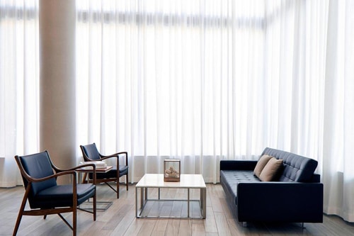 King Room Near King Starbucks MIA 5 Luxury Bookings