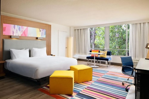 Guest room Near The Greenery Mall MIA 2 Luxury Bookings