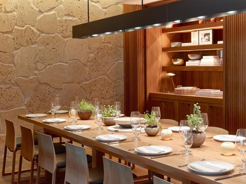 King Room Near Collins Park MIA 10 Luxury Bookings