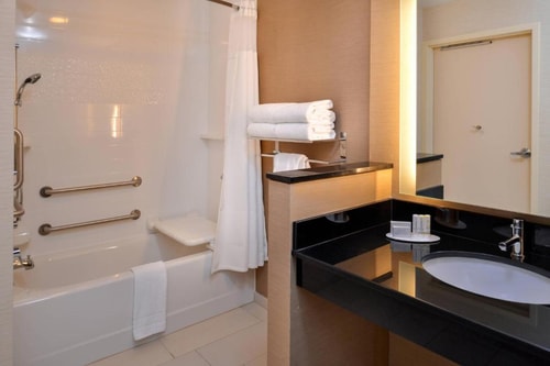 Queen Room Near Lake Ruth ORL 4 Luxury Bookings