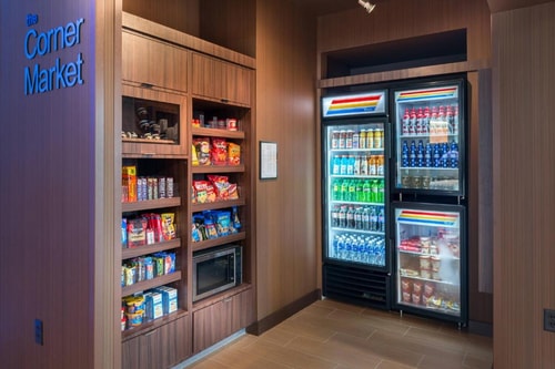 Queen Room Near Lake Ruth ORL 8 Luxury Bookings