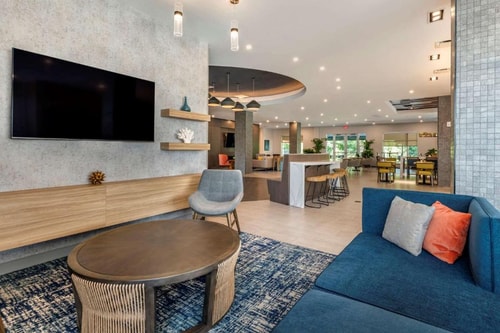 Standard King Room Near Lake Warren ORL 5 Luxury Bookings