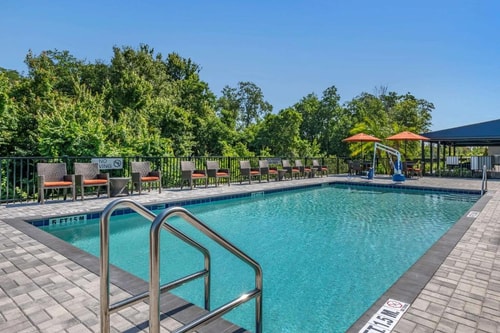 Standard King Room Near Lake Warren ORL 14 Luxury Bookings