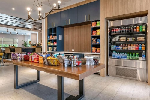 Standard King Room Near Lake Warren ORL 10 Luxury Bookings