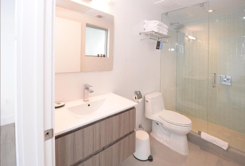 Garden House Studio Near Starbucks MIA 5 Luxury Bookings