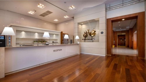 King Room Near Peacock Park MIA 7 Luxury Bookings