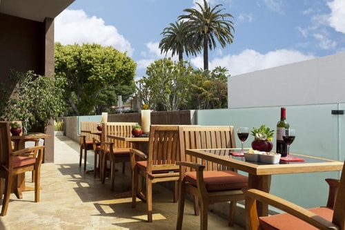 Executive King Room Near Fairfax High School LA 6 Luxury Bookings