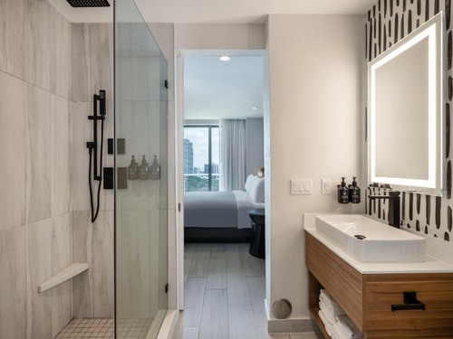 One Bedroom King Suite Near The Underline MIA 7 Luxury Bookings
