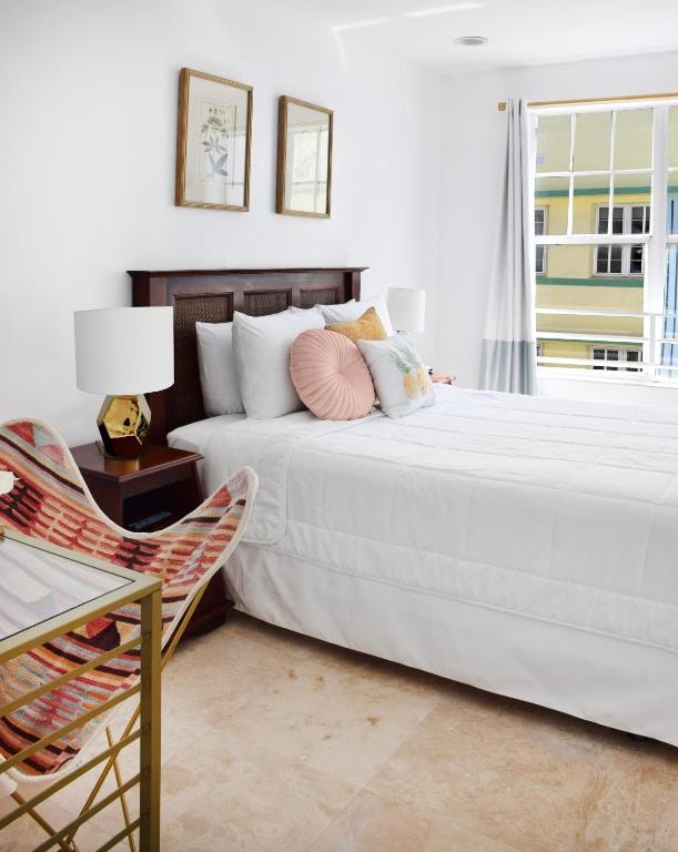 Deluxe Double Room Near Wet Willies MIA Luxury Bookings