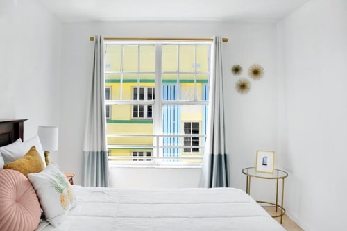 Deluxe Double Room Near Wet Willies MIA 3 Luxury Bookings