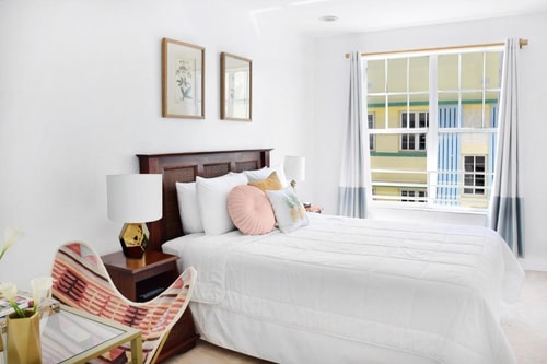 Deluxe Double Room Near Wet Willies MIA 2 Luxury Bookings