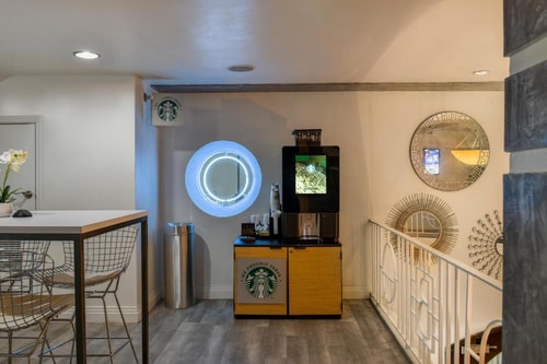 Deluxe Double Room Near Zeek Electric MIA 9 Luxury Bookings