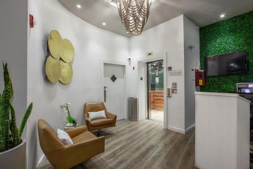 King Studio Near Meta Art 360 MIA 7 Luxury Bookings
