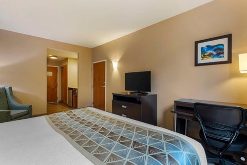 King Room Near The Edge Rock Gym MIA 3 Luxury Bookings