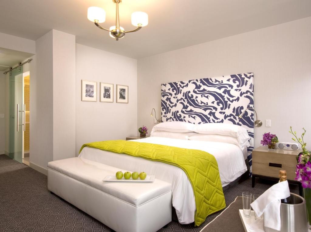 Superior Queen Room Near Art Deco Museum MIA Luxury Bookings