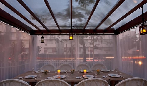 Queen Room Near Blusky Gallery MIA 8 Luxury Bookings