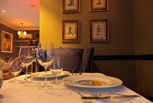 Queen Room Near Blusky Gallery MIA 10 Luxury Bookings