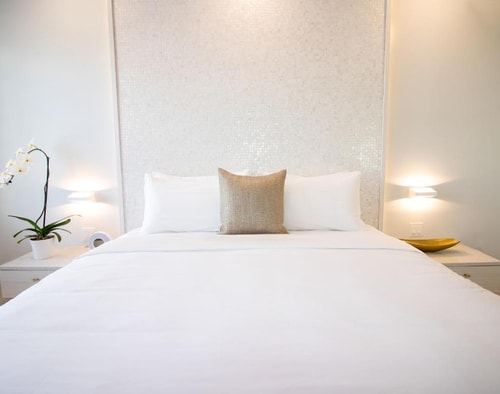 Standard Room Near Ocean Bistro MIA Luxury Bookings